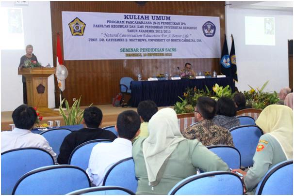 Kuliah Umum Prof. Catherine Matthews di S2 IPA Unib