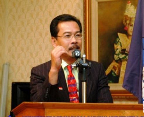 Dr. Ridwan Nurazi Rektor Unib ke 6
