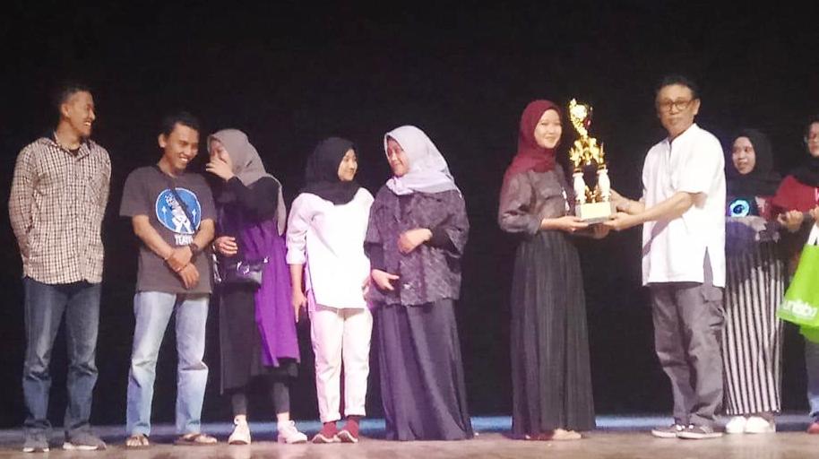 Teater Besurek UNIB Raih Juara III Festival Monolog Nasional STUBA