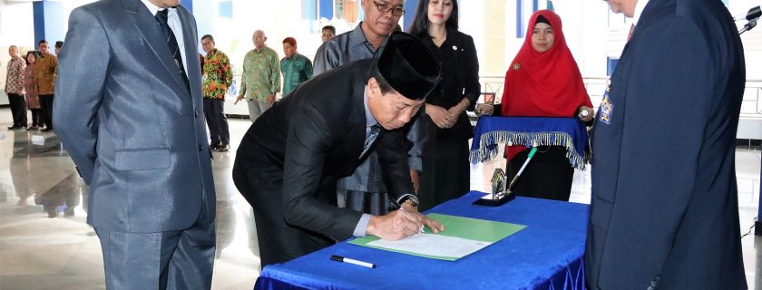 Rektor Lantik Dekan dan Wakil Dekan FH 2019-2023