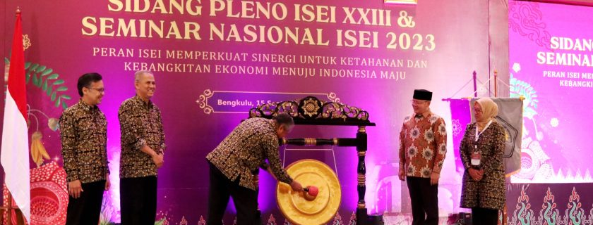 Sidang Pleno ISEI XXIII Dihadiri Gubernur BI dan Dua Wakil Menteri