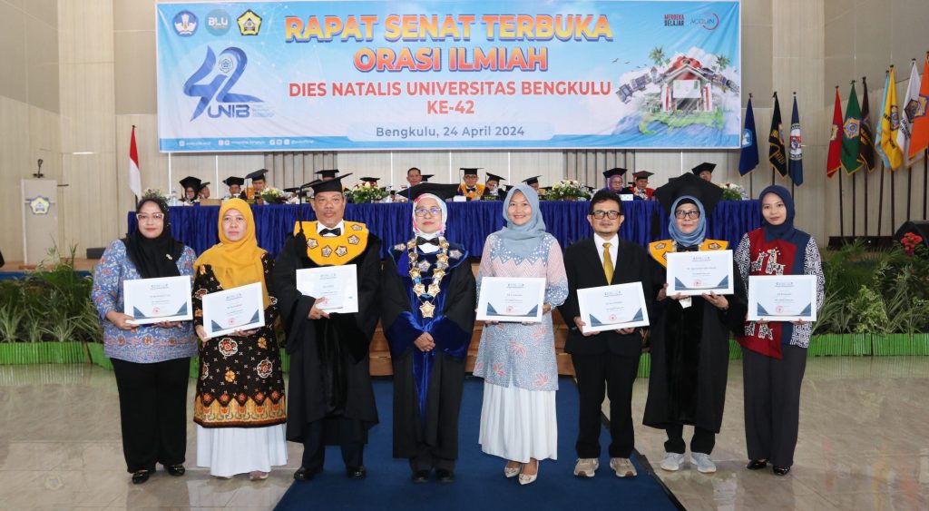 Ini Peraih Rektor Award 2024 pada Puncak Dies Natalis Unib Ke-42