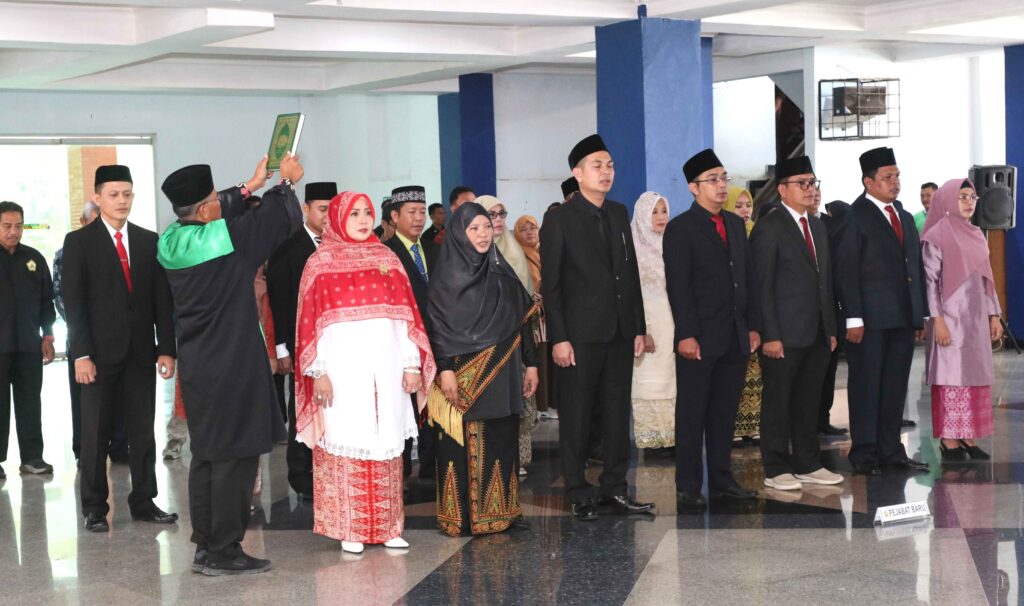 Rektor Unib Lantik Dr. Lisa Adhrianti sebagai Wakil Rektor Akademik PAW Periode 2021–2025