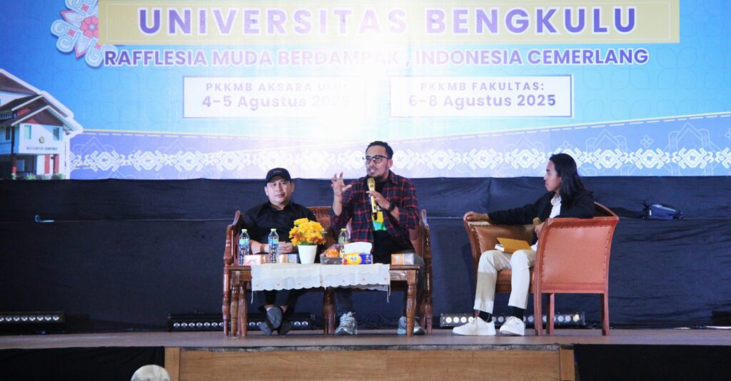 Komika Abdur Arsyad Inspirasi Mahasiswa Baru Unib: Jangan Takut Gagal, Terus Berkarya!
