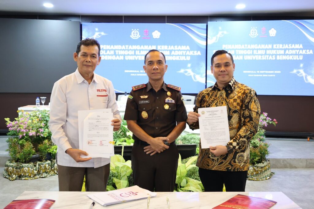 Disaksikan Kajati Bengkulu, FH Unib dan STIH Adhyaksa Resmi Teken MoU