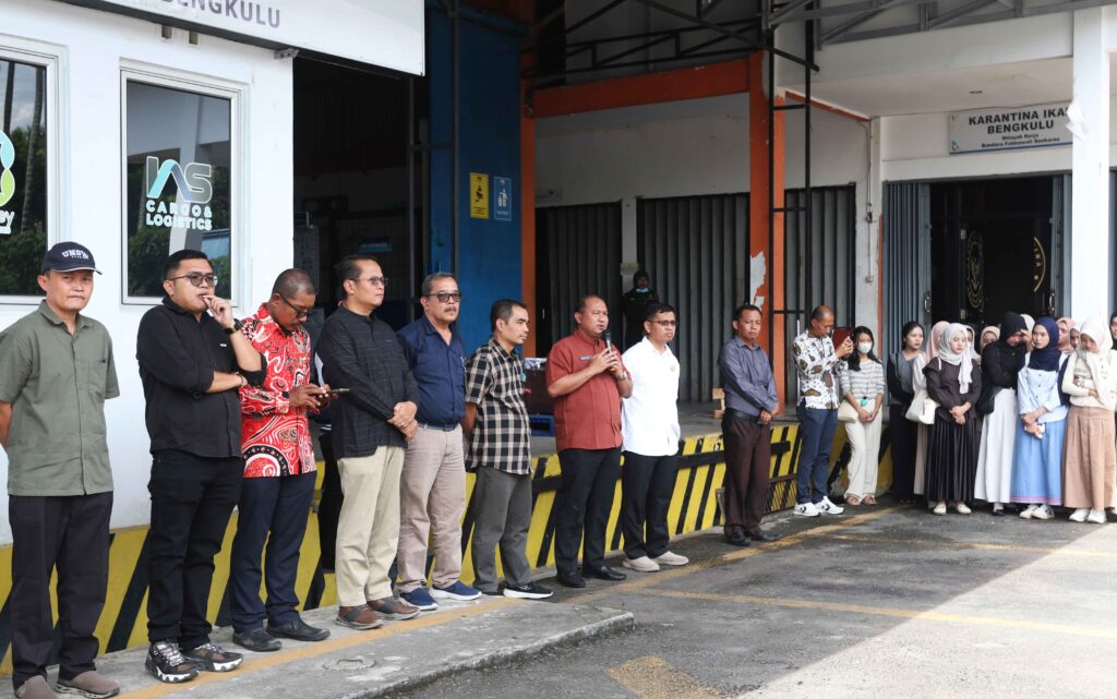 Jenazah Mahasiswi ADiK Papua Dipulangkan, Rektor Unib Lepas Langsung di Bandara Fatmawati